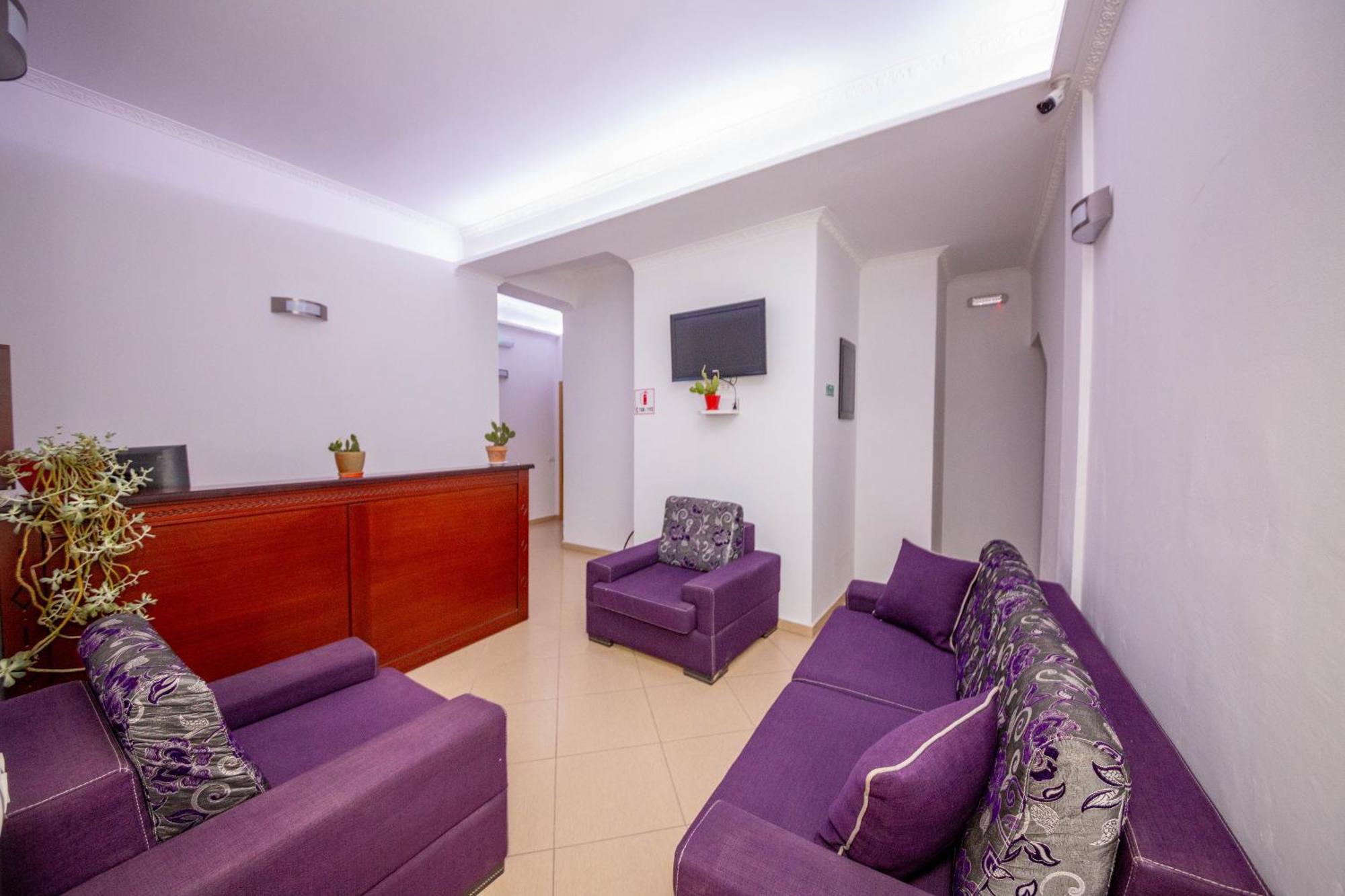 בראט Hotel Shpella מראה חיצוני תמונה
