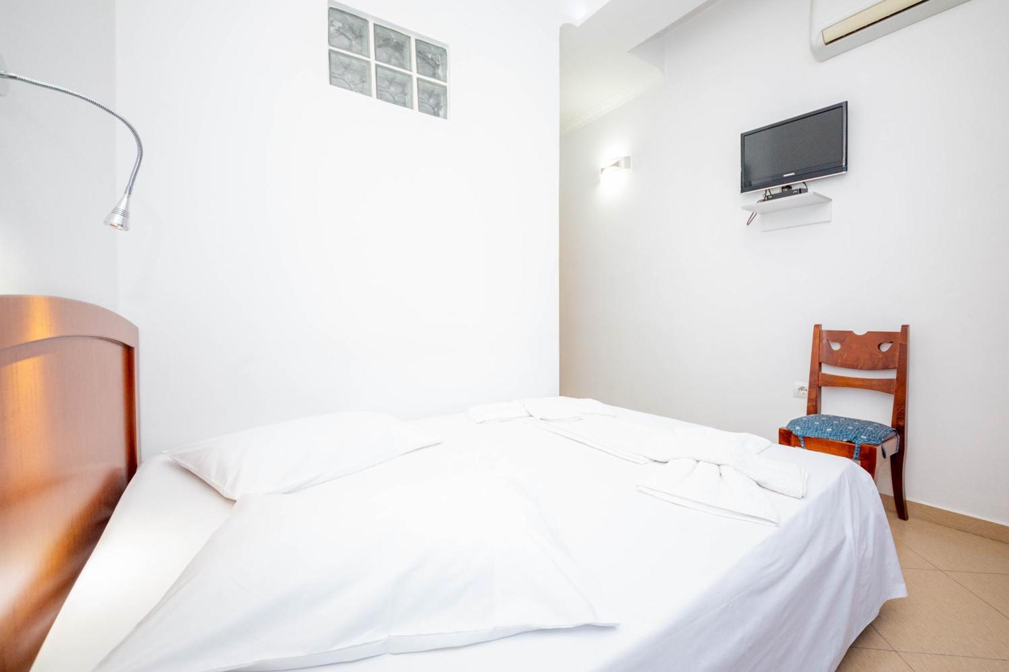 בראט Hotel Shpella מראה חיצוני תמונה