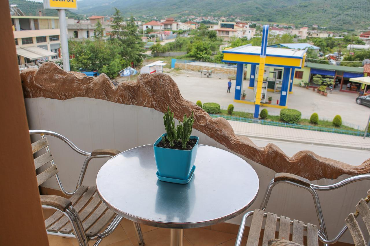 בראט Hotel Shpella מראה חיצוני תמונה
