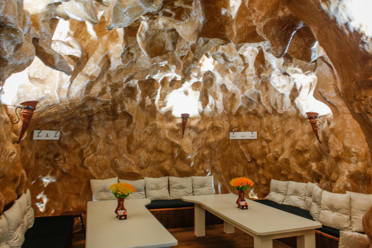 בראט Hotel Shpella מראה חיצוני תמונה