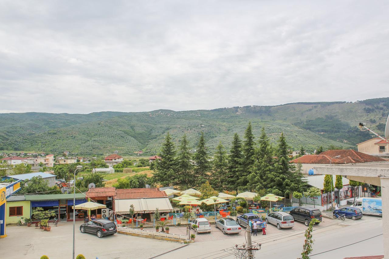 בראט Hotel Shpella מראה חיצוני תמונה