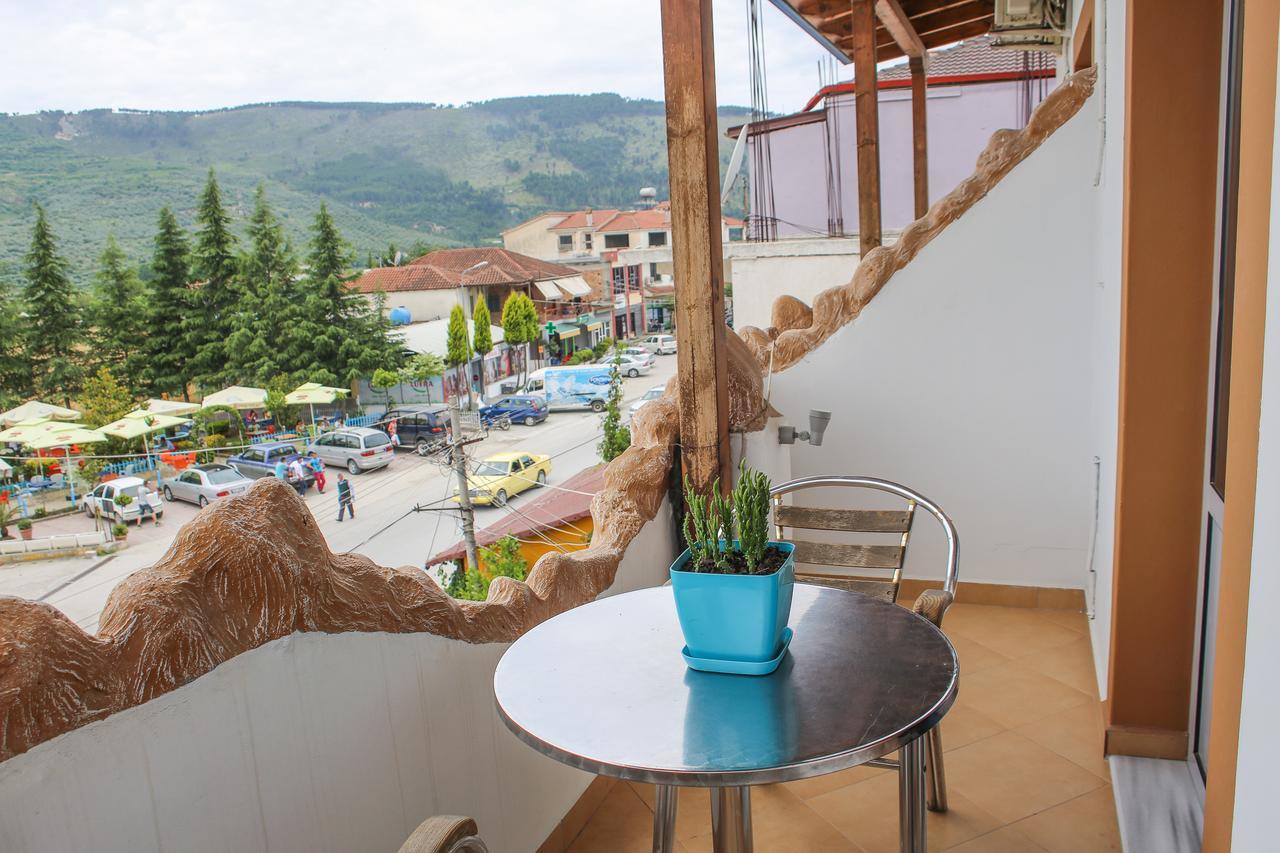 בראט Hotel Shpella מראה חיצוני תמונה